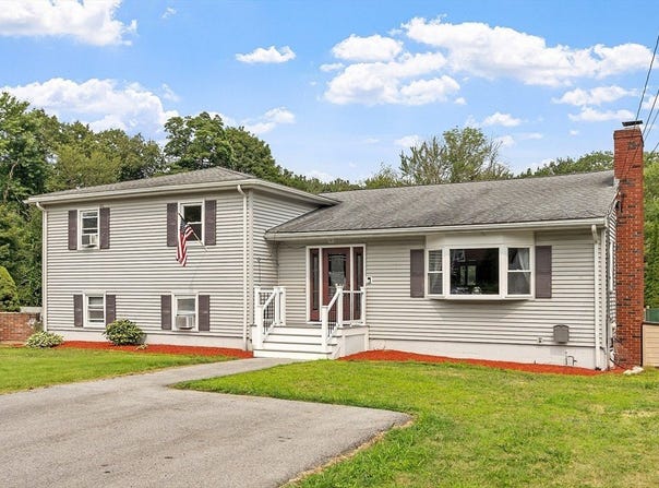 6 Clover Hill Drive, Chelmsford, MA 01824