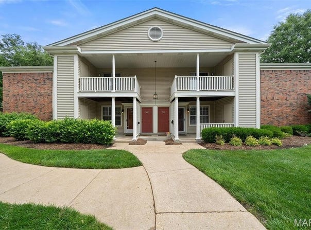 1593 Thrush Terrace, Brentwood, MO 63144