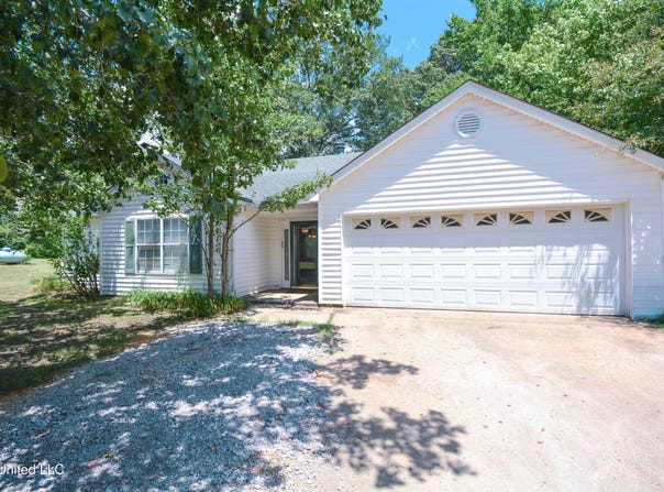 2330 Pigeon Roost Road, Byhalia, MS 38611