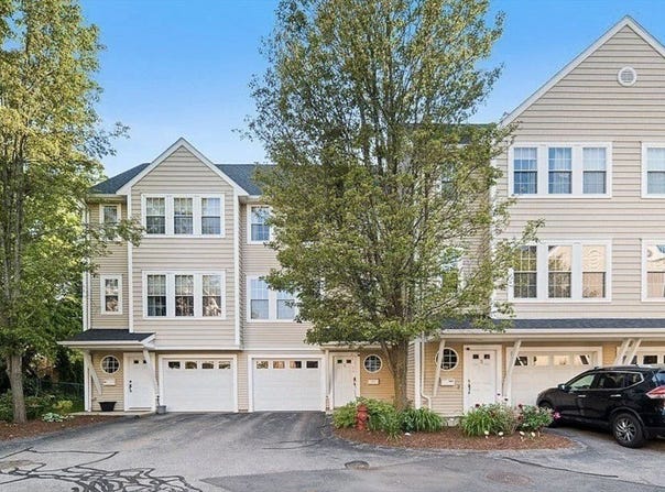 122 E Squantum St, Quincy, MA 02171