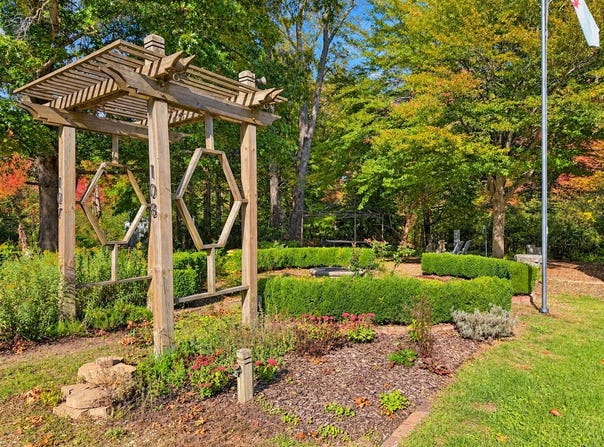 6473 Blue Star Highway, Saugatuck, MI 49453
