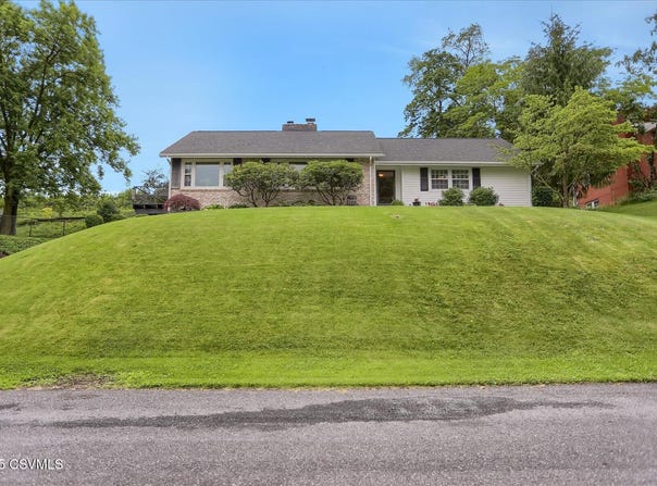 217 HILLTOP Road, Lewisburg, PA 17837