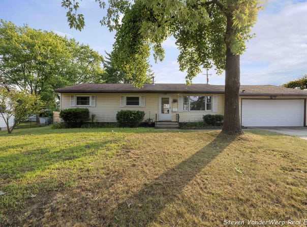 1203 Hampden Road, Muskegon, MI 49441