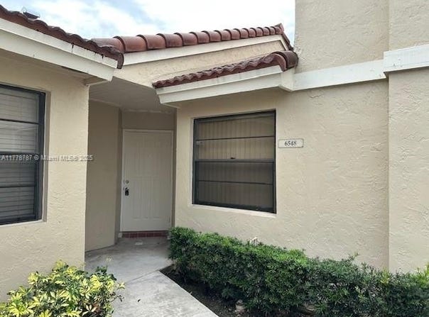 6548 NW 170 Terrace, Hialeah, FL 33015