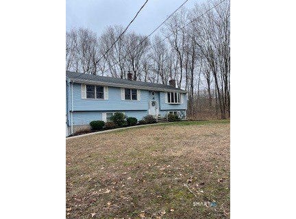 15 County Road, North Branford, CT 06471