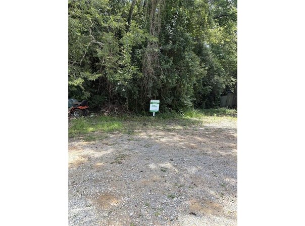 3896 Log Cabin Drive Drive, Macon, GA 31204
