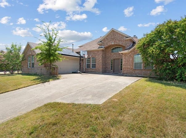 1030 Estates Drive, Kennedale, TX 76060