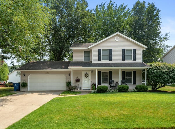 2372 Bay Side Ave, Portage, MI 49002
