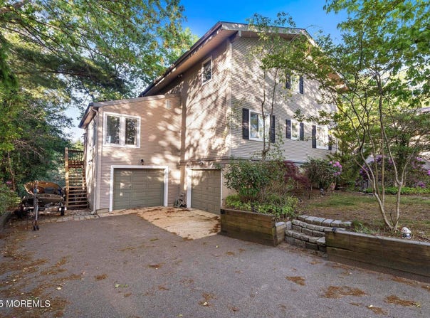833 Buccaneer Lane, Manahawkin, NJ 08050