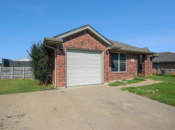 408 Mesquite Drive, Rio Vista, TX 76093