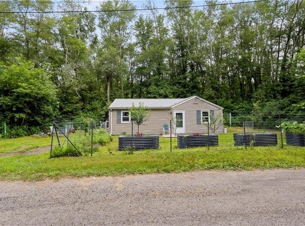 26 Clarke Avenue, Hopkinton, RI 02832