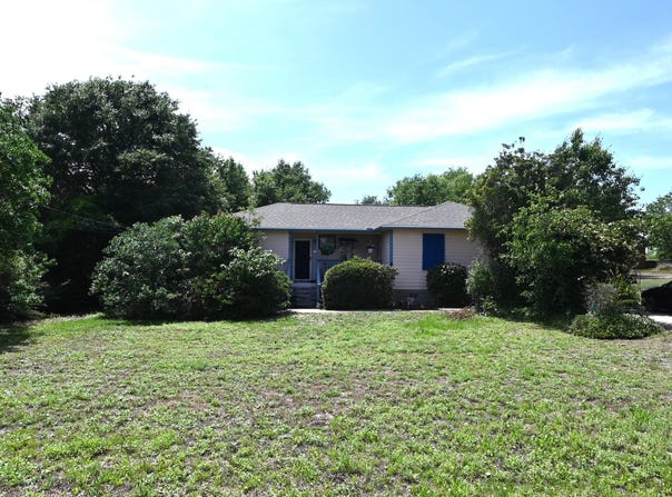 2573 Avenida De Sol, Navarre, FL 32566