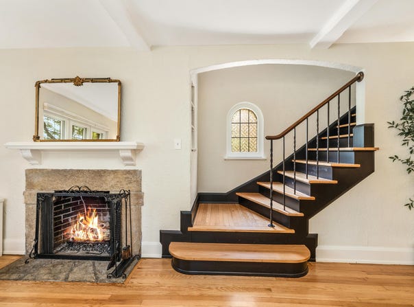 820 E Lake Forest Ave, Whitefish Bay, WI 53217