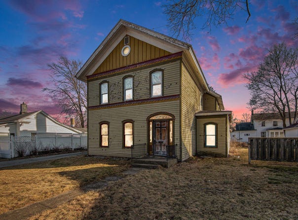 215 W Grove Street, Greenville, MI 48838