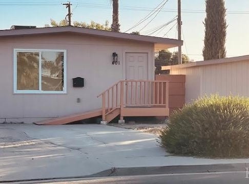 401 E 11th Avenue, Hanford, CA 93230