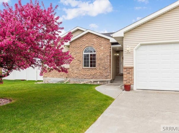 967 Clara Court, Ammon, ID 83406