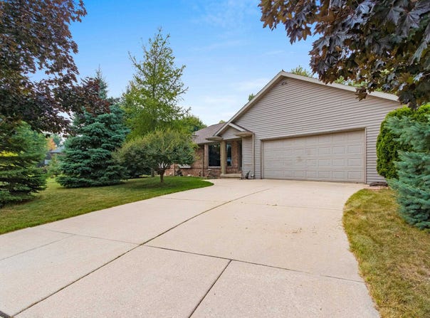 1309 CREEKSIDE Lane, GREEN BAY, WI 54311-7345
