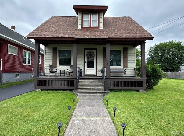 19 Whitesboro Street, Whitestown, NY 13495