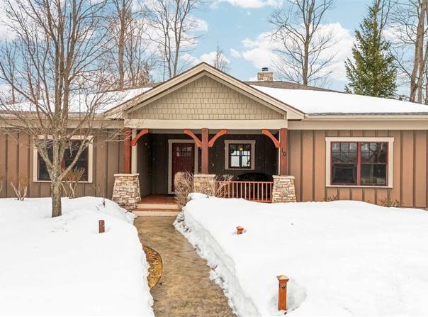 2585 COTTAGE, HARBOR SPRINGS, MI 49740
