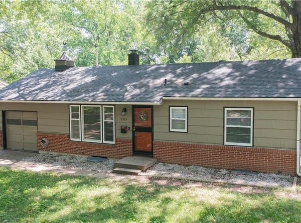 8929 E 74th Street, Raytown, MO 64133