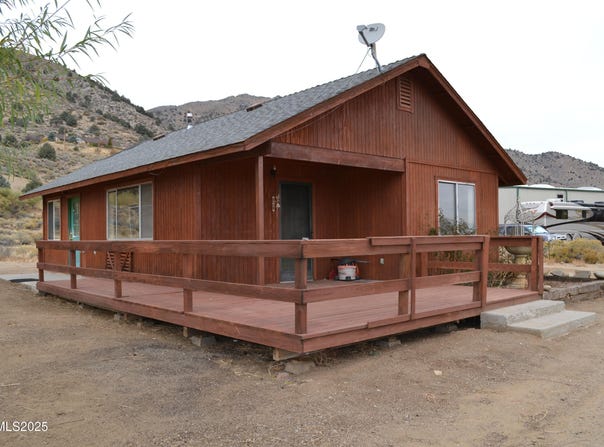 22 Long View, Smith Valley, NV 89444
