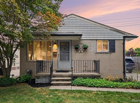 21739 Cedar Street, St. Clair Shores, MI 48081