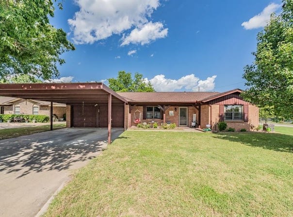 800 Brazos Drive, Mineral Wells, TX 76067