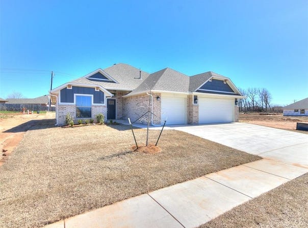 7624 Three Woods Lane, Yukon, OK 73099