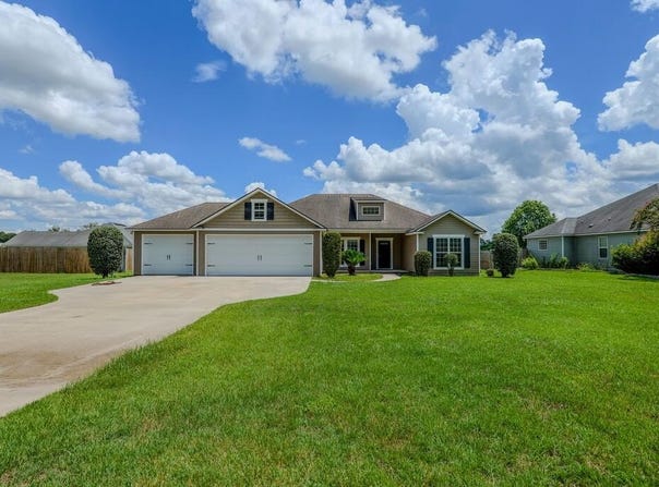 23 W Stanley Ext, Ray City, GA 31645