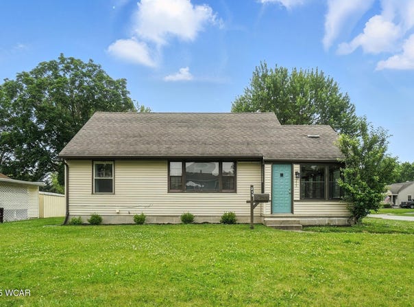 215 Blackburn Drive, Lima, OH 45805