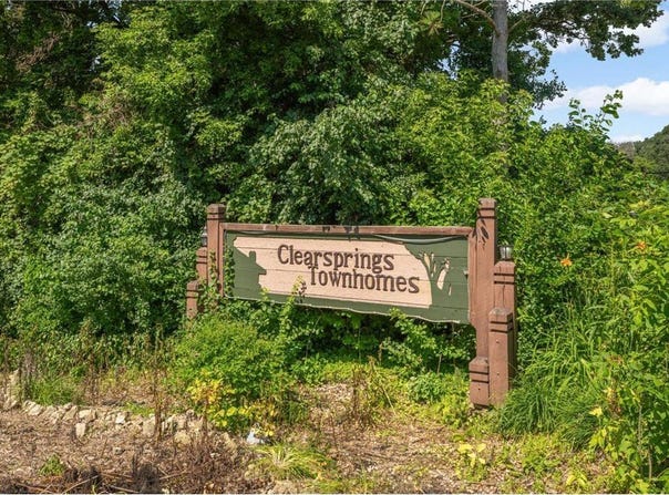 4757 Spring Circle, Minnetonka, MN 55345
