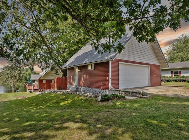 3931 E Shore Drive, Stanton, MI 48888