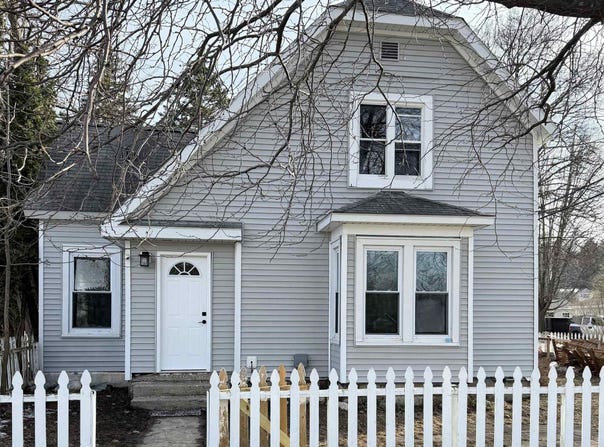 113 W Sixteenth Street, Traverse City, MI 49684
