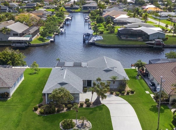 2209 SE 10th Avenue, Cape Coral, FL 33990