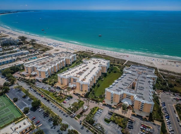 6650 SUNSET Way, ST PETE BEACH, FL 33706
