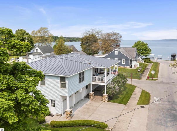 87 S Center Street, Beulah, MI 49617
