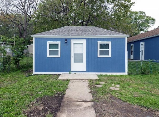 707 S Market Street, Holden, MO 64040