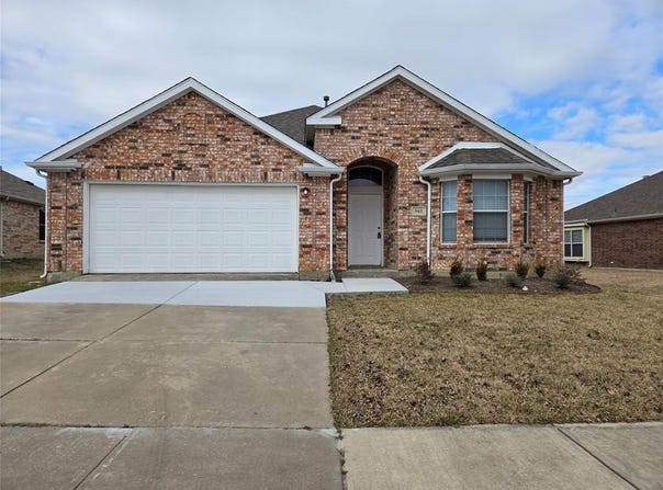 945 Zachary Drive, Arlington, TX 76002