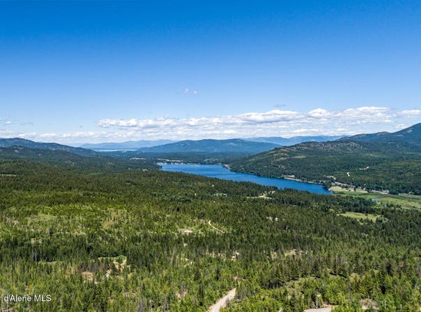 700 Outlook Dr, Cocolalla, ID 83813
