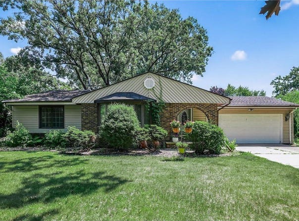 7421 Tempo Terrace NE, Fridley, MN 55432