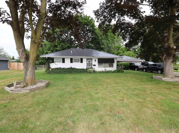 2219 Roys Avenue, Elkhart, IN 46516