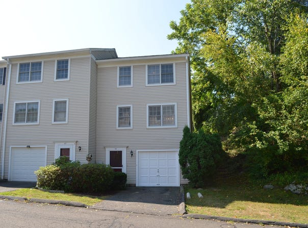 88 Summit Commons, Derby, CT 06418