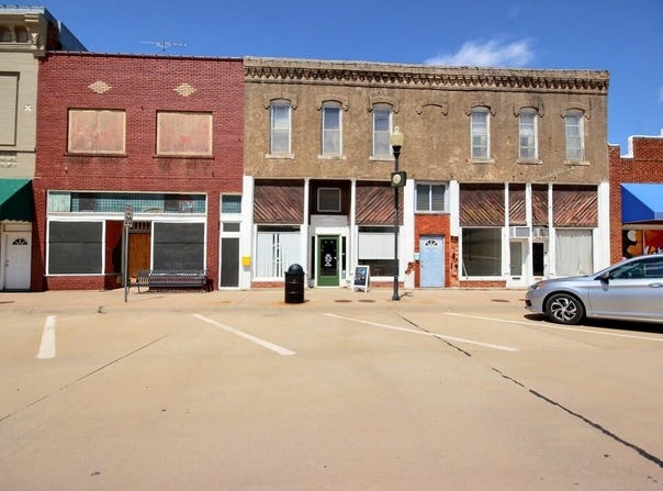 17 N Main St, Caldwell, KS 67022