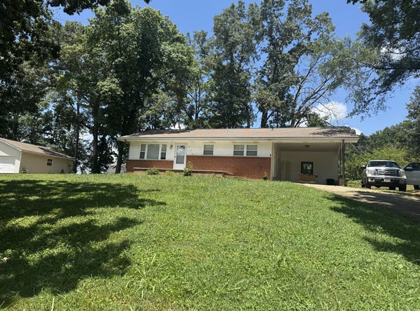 838 Pineridge Road, Dandridge, TN 37725