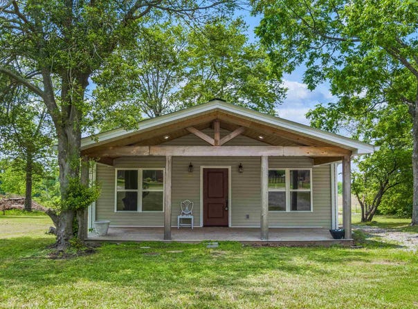 443 S Main St, Section, AL 35771
