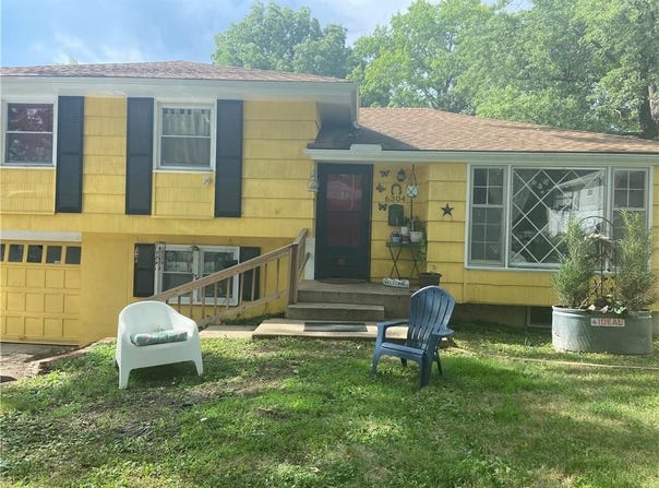 6304 E 102nd Street, Kansas City, MO 64134