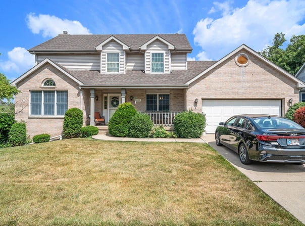 101 Ridgewood Lane, Dyer, IN 46311