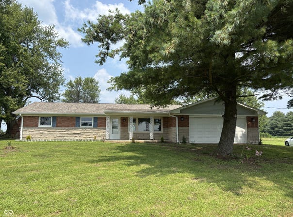 11 S 1050 W, Jamestown, IN 46147