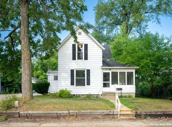 615 S Pearl Street, Belding, MI 48809