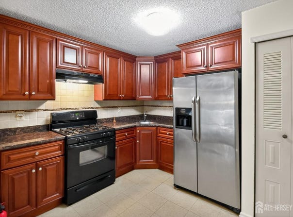 258 Kempsey Drive, North Brunswick, NJ 08902